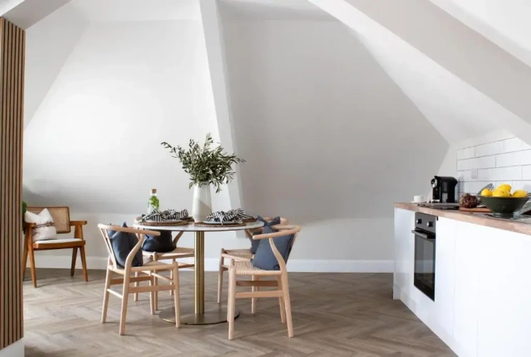 2 Bedrooms Apartment