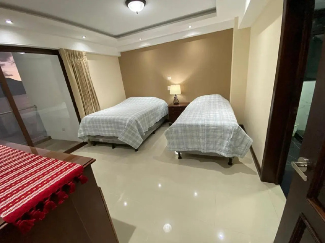 Torres de Atitlan 4 Bdrm-3 Bthrm Full Floor - for 10 people