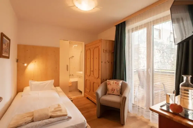 Standard Double room with balcony and with view