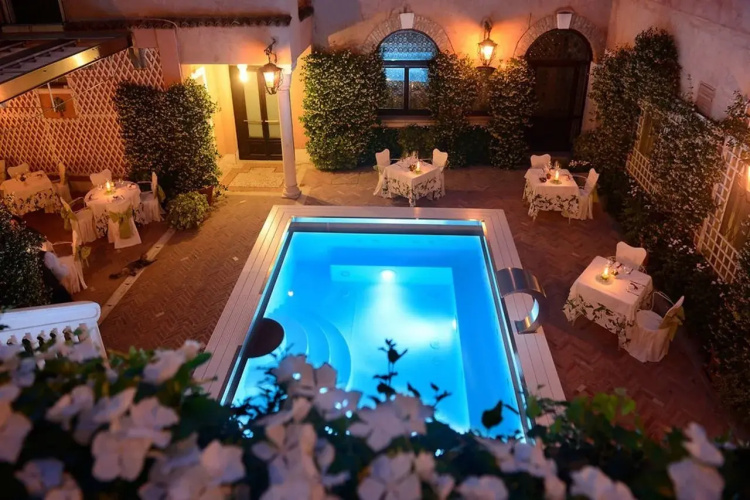 Venice Roulette Hotel
