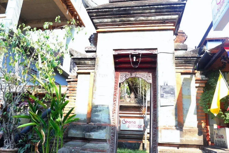Shana Homestay by EPS