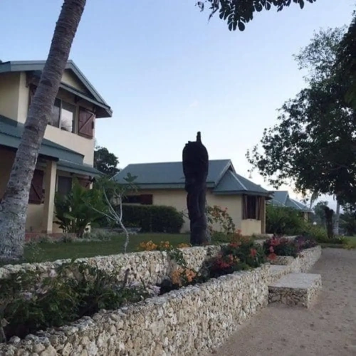 3 Bedrooms Villa with balcony and beachfront