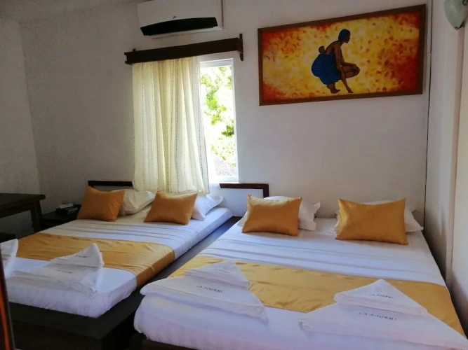 Standard Triple room