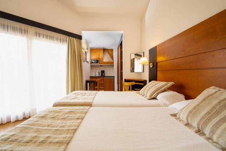 HL Miraflor Suites Hotel photo 6
