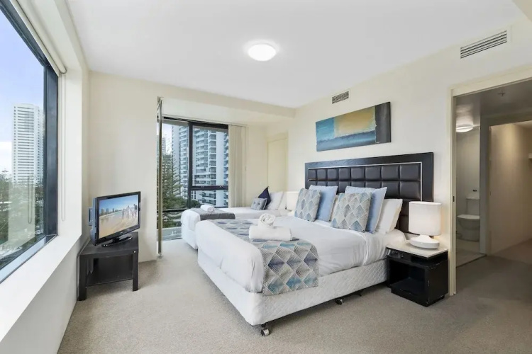 Broadbeach on the Park - We Accommodate