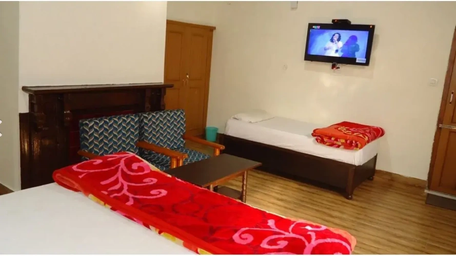 Standard Triple room