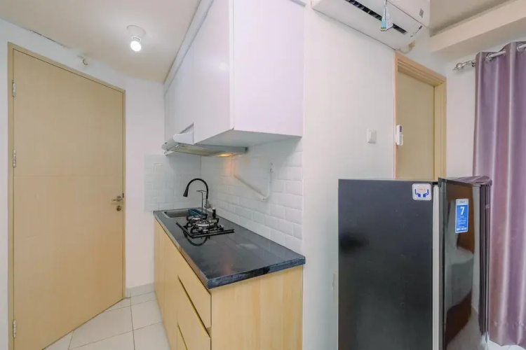 Warm And Comfortable Studio At Amethyst Apartment
