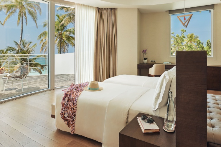 3 Bedrooms Beach Olhahali Retreat with Pool