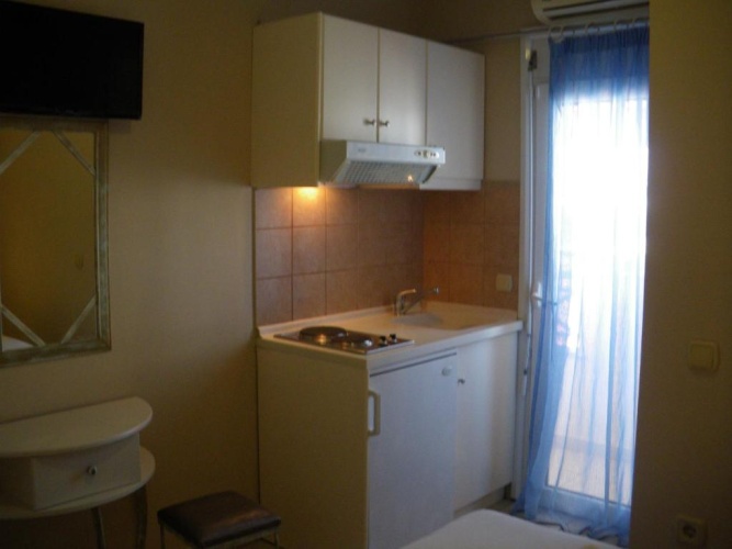 Studio with balcony and with partial sea view