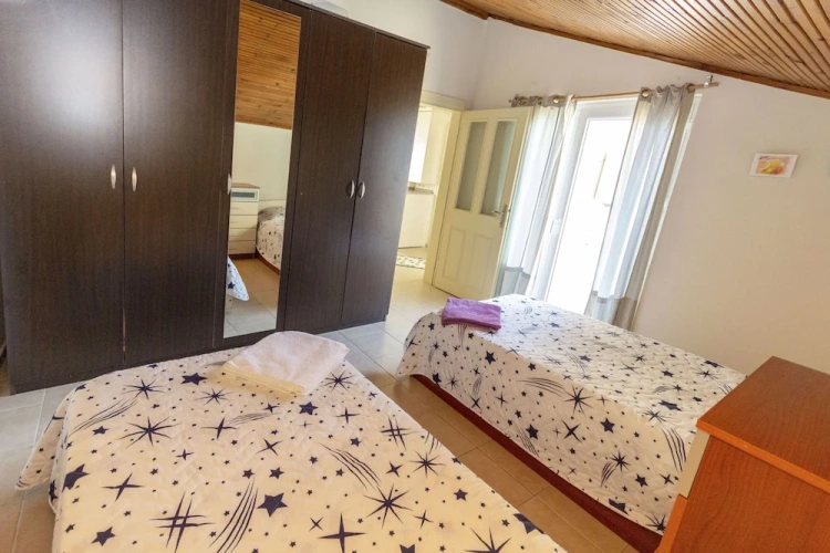 4 Bedrooms Villa