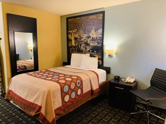 Super 8 Cincinnati OH