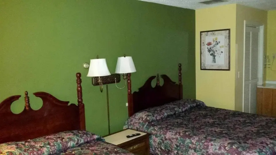 Shamrock Motel