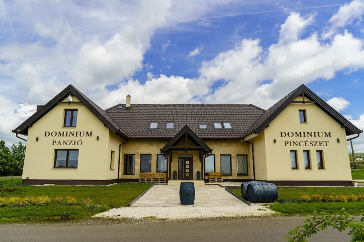 Dominium Pincészet éS Panzió - Gyöngyös