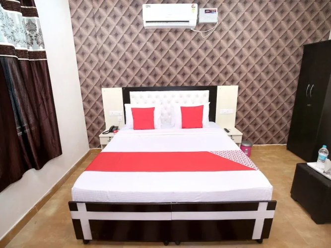 The Sitara Hotel By OYO Rooms