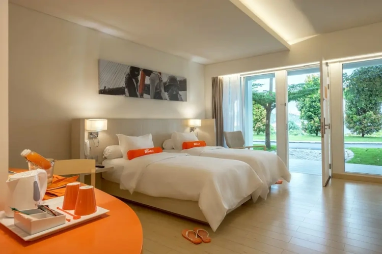 Harris Twin room with garden view