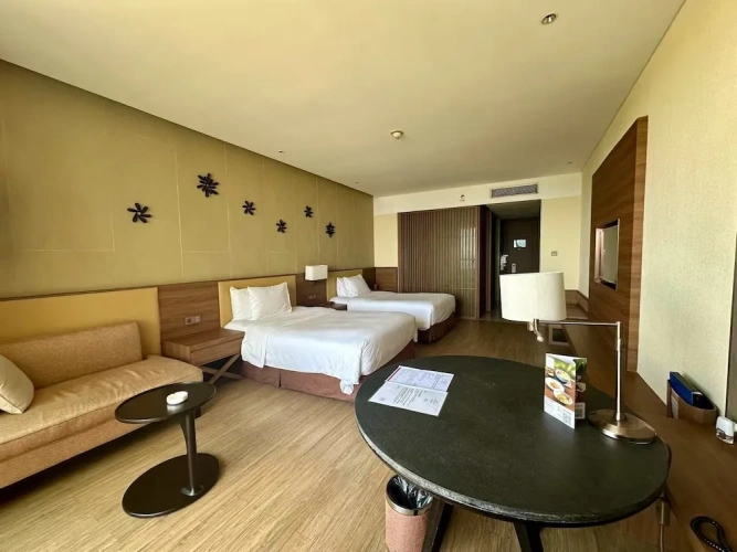 Standard Twin room with garden view