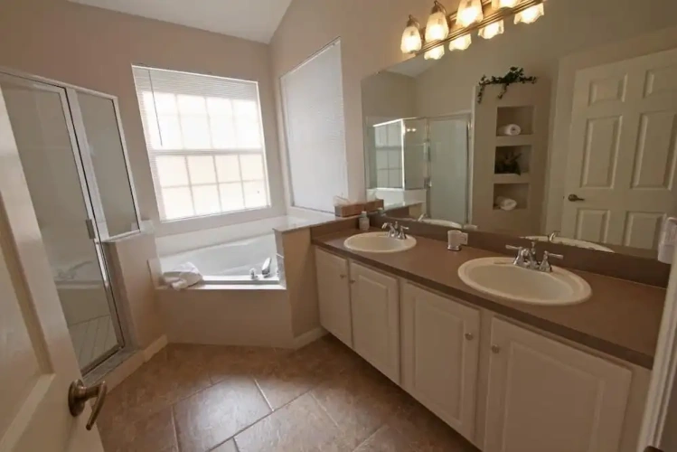4 Bedrooms Standard Apartment