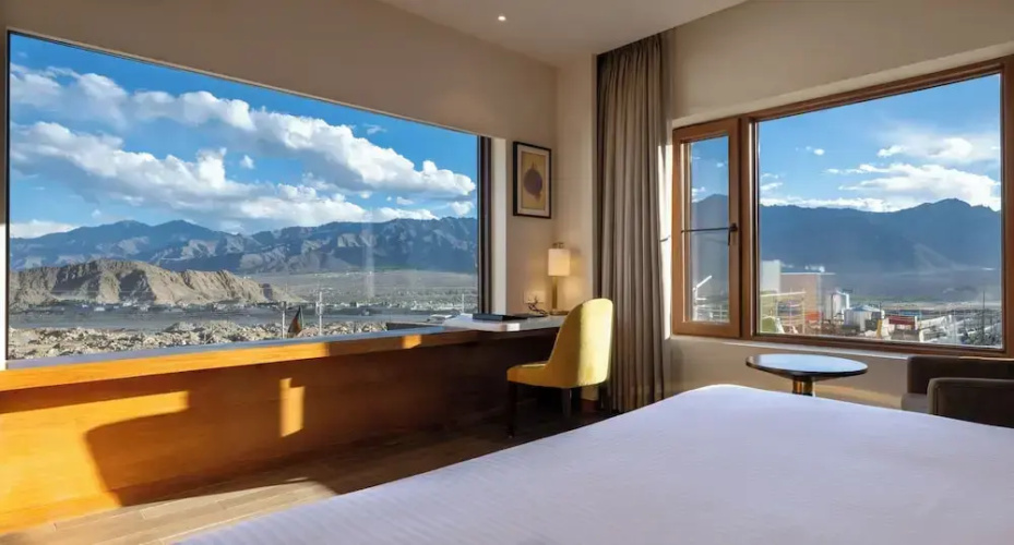 Charmwood Hotel