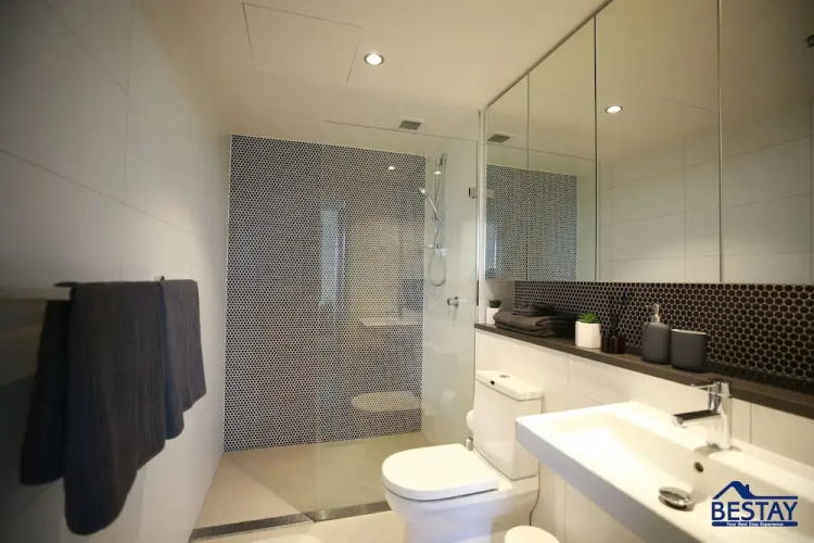 Designer Waterfront Home SH1206