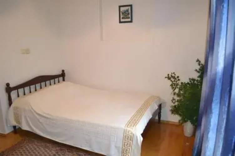 Medea's Guest House