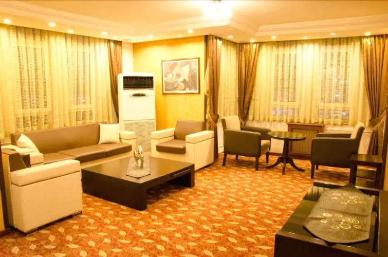 Kircuval Hotel