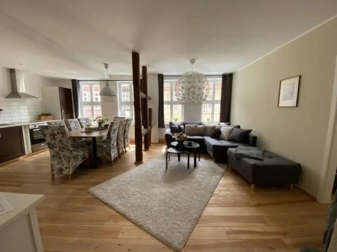 2 Bedrooms Apartment