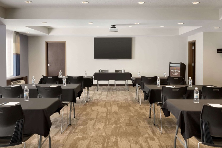 Microtel Inn & Suites By Wyndham Lloydminster photo 21