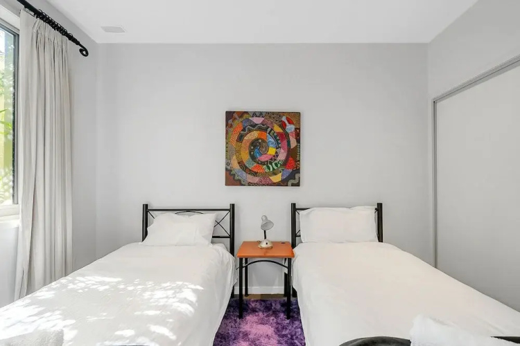 3-bed Seaside Serenity Escape at Long Beach