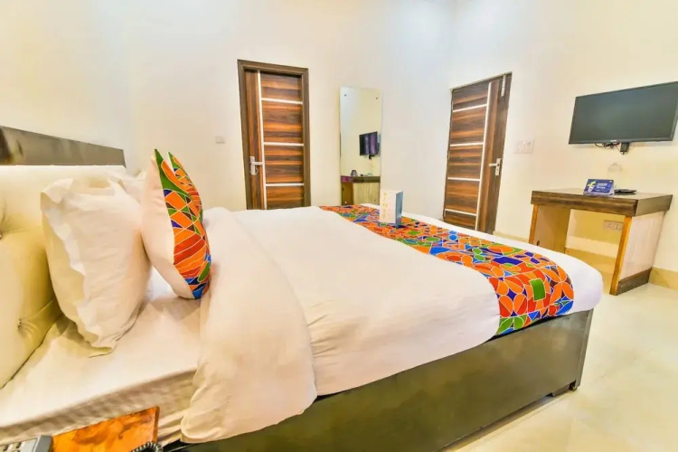Laxmi Residency by FabHotel