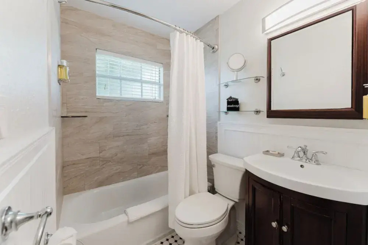 Nola Apartment