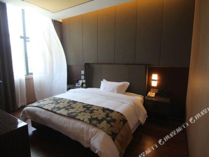 Deluxe Quadruple Suite