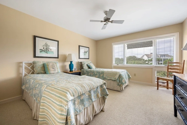 4 Bedrooms Villa