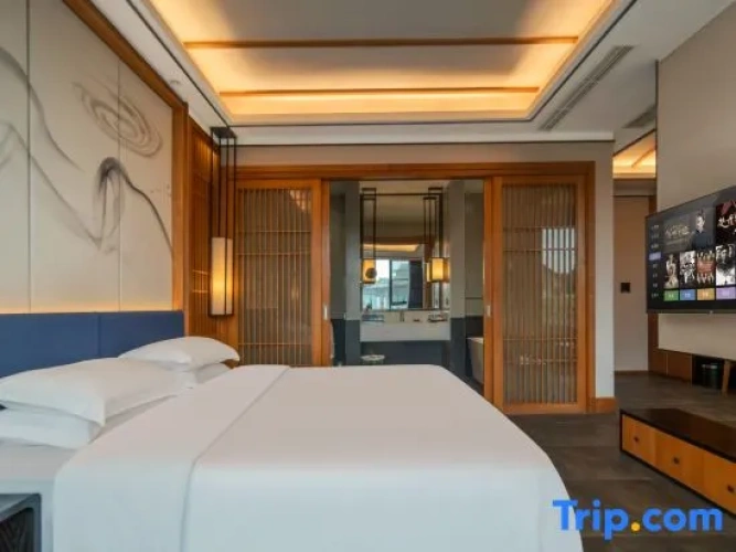 Luxury Suite