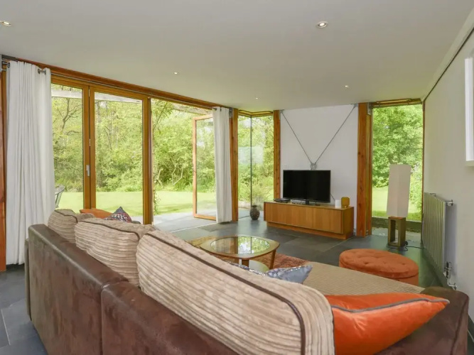 3 Newhall Green