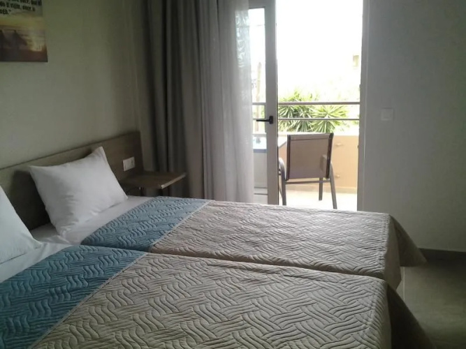 Lola Apartments