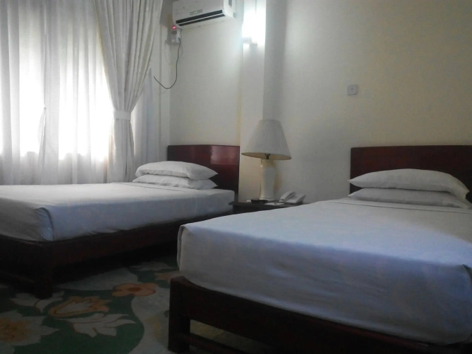 Eden Palace Hotel