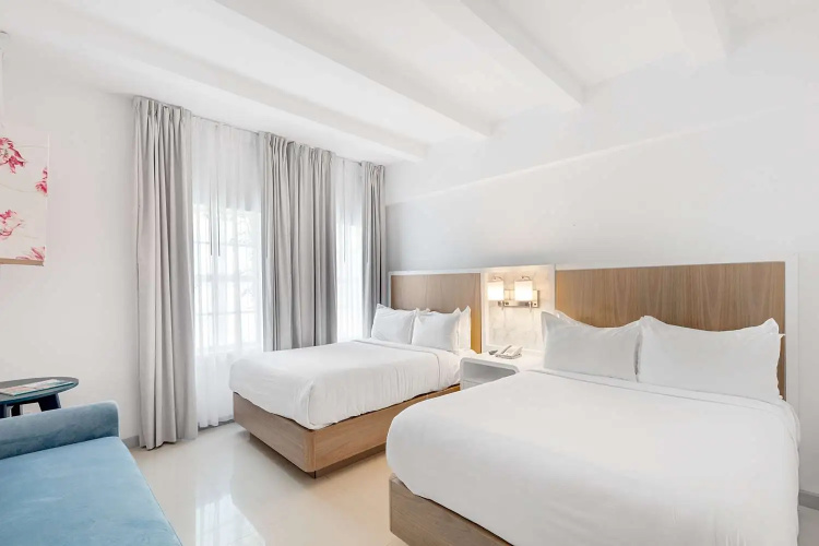 Townhouse Hotel