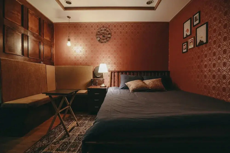 Antique House