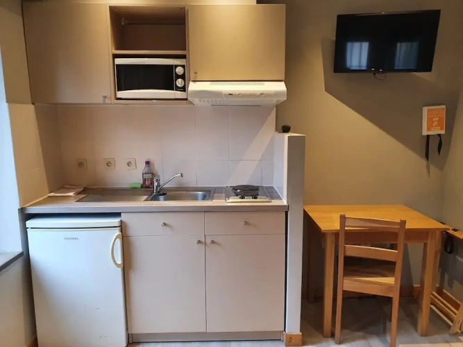 Standard Twin Basement room