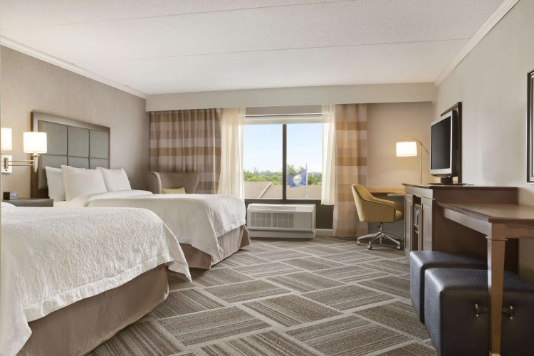 Hampton Inn & Suites Manchester-Bedford