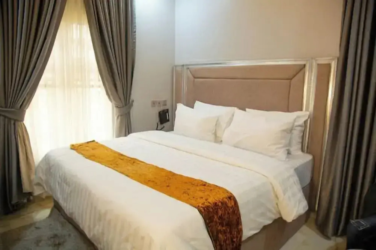 Hillview Apartments