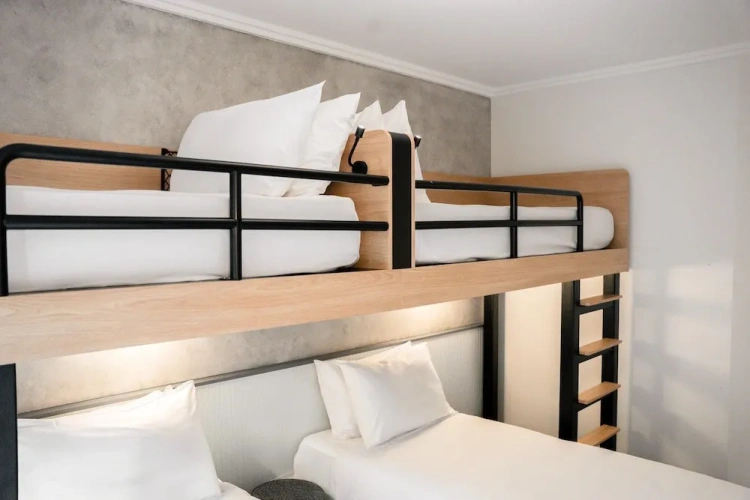 Quadruple Family Suite