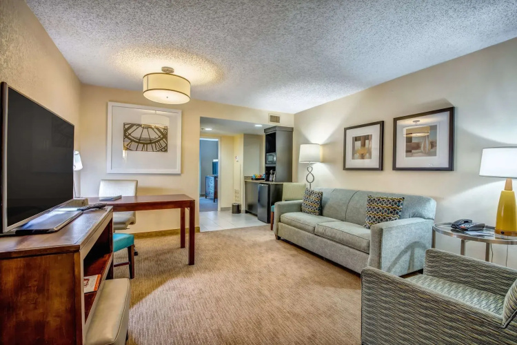Embassy Suites by Hilton Memphis East Germantown Area