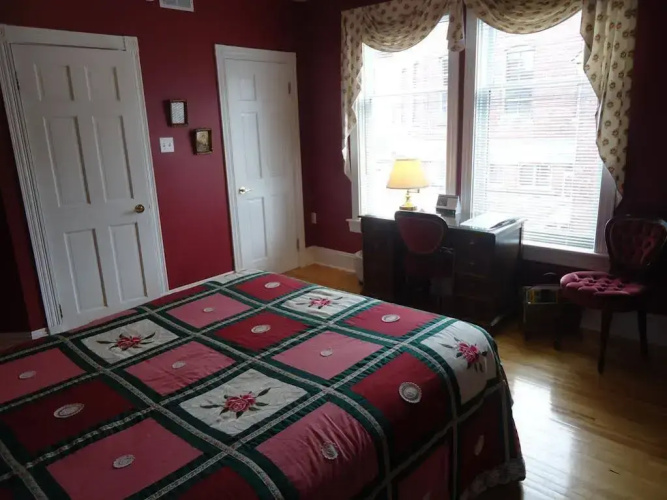 Mahogany Manor Bed & Breakfast