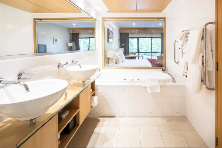 Business Double Suite with mountain view