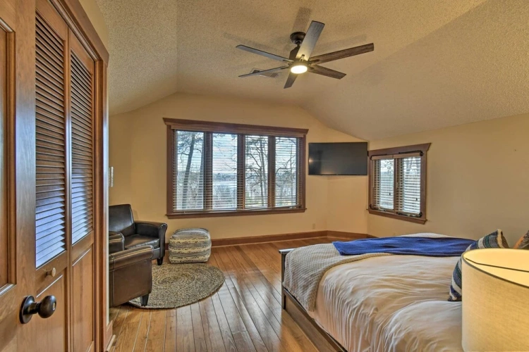 4 Bedrooms Cottage