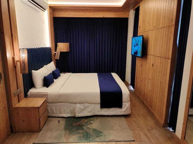 Grace Cox Smart Hotel