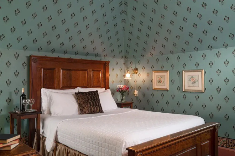 Inn at Pine Terrace