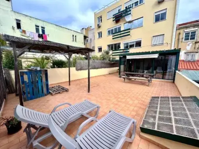 Flores Terrace Apartment