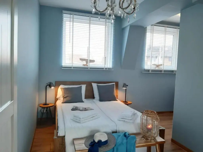 Benny's Beach House 1